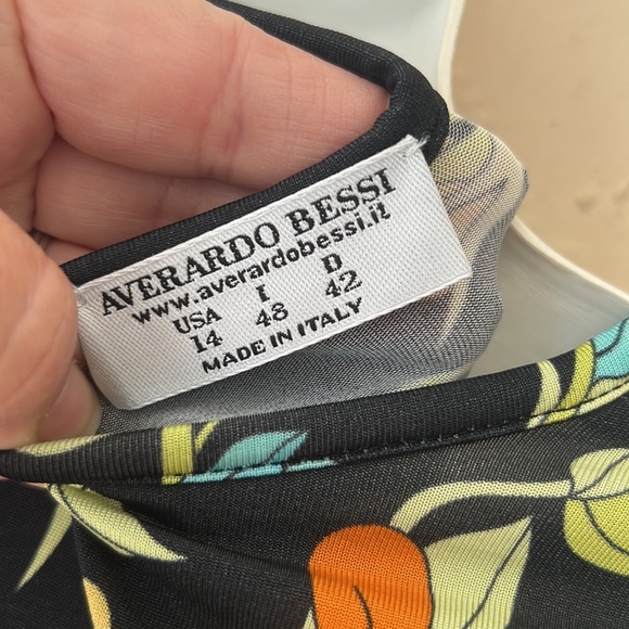 Averado Bessi floral top black purple size 14 US lightweight - Picture 3 of 4